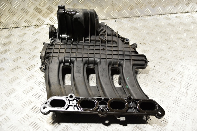 RENAULT 8200144194 Коллектор впускной в наличии Каменское