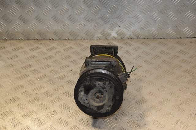 Компрессор климатической установки 8200200671 RENAULT
