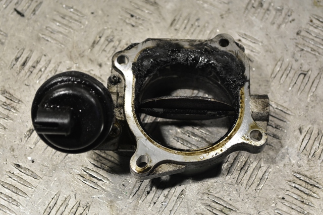 Блок дроссельной заслонки 8200258240 RENAULT