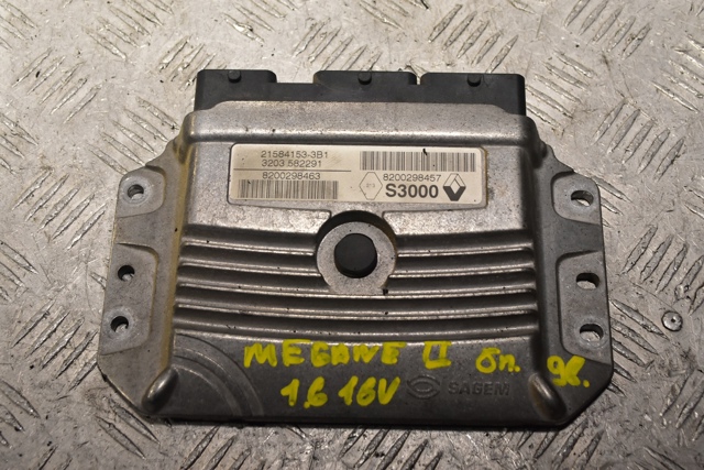 Компьютер двигателя 8200298457 RENAULT