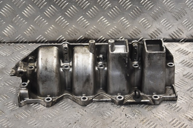 RENAULT 8200329496 Коллектор впускной нижний в наличии Харьков
