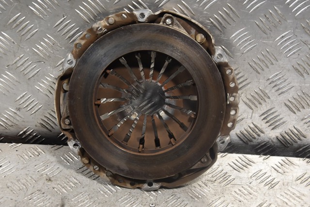RENAULT 8200344394 Корзина сцепления в наличии Кривой Рог