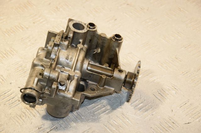 RENAULT 8200346592 Насос масляный в наличии Чернигов