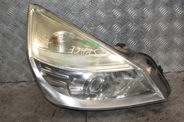 Вставка фары правой 8200394707 RENAULT