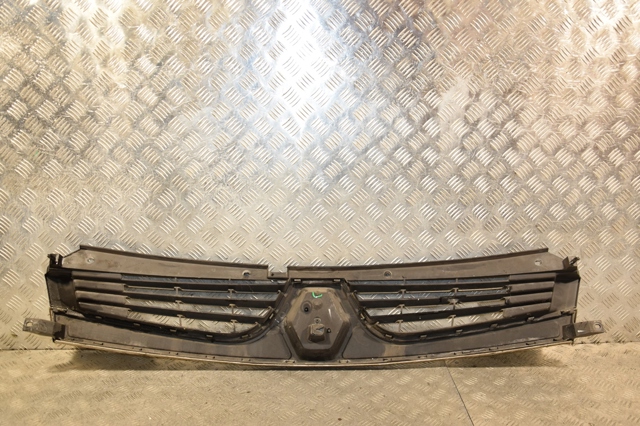 8200426365 RENAULT Решетка радиатора купить в Ужгород