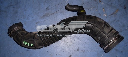 Патрубок воздушный, выход воздушного фильтра 8200500383 RENAULT