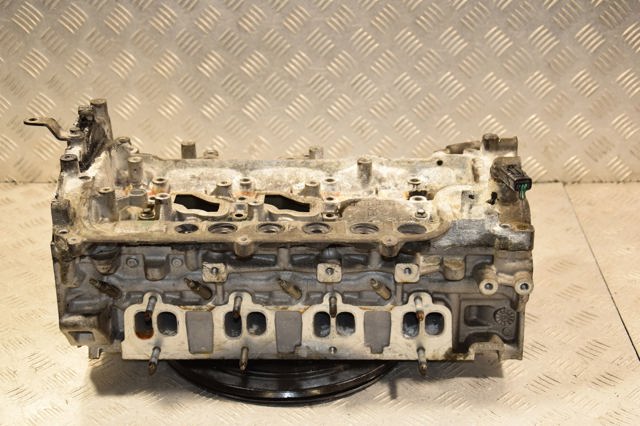 Головка блока цилиндров (ГБЦ) 8200519994 NISSAN