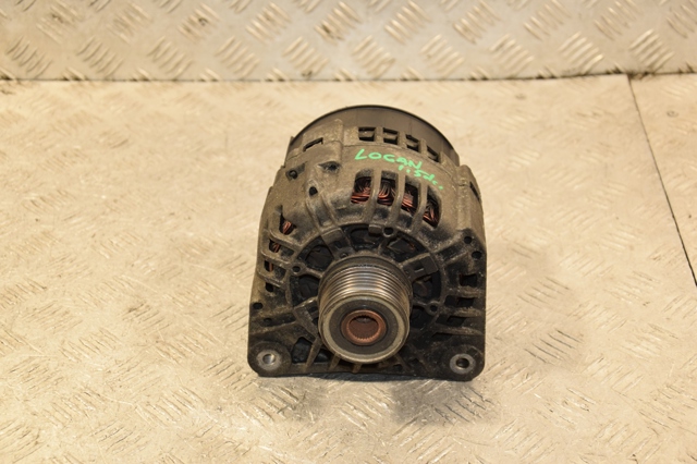 Генератор автомобиля Renault DUSTER 1