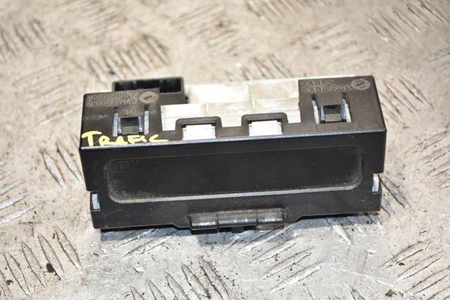 RENAULT 8200584888 Дисплей многофункциональный в наличии Николаев