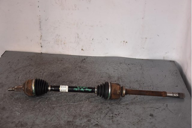 Полуось передняя, правая 8200618168 RENAULT