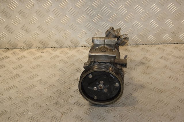Компрессор кондиционера 8200651251 RENAULT