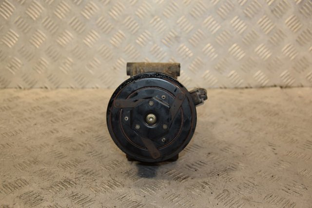Компрессор климатической установки 8200678499 RENAULT