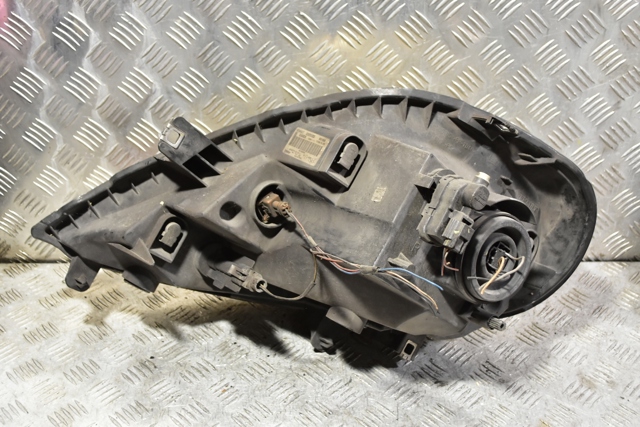 RENAULT 8200701353 Правая фара в наличии Каменское