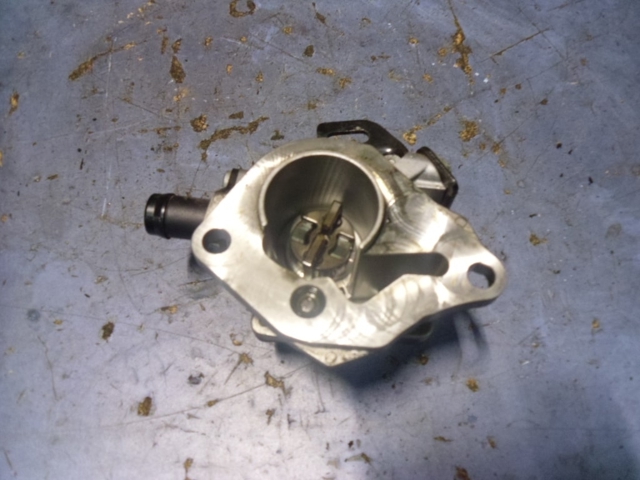 RENAULT 8201005306B Насос вакуумный в наличии Ужгород