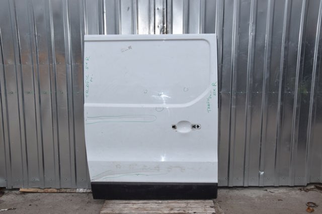 Дверь боковая (сдвижная) 821003024R RENAULT