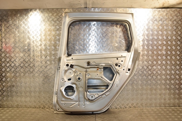 821009562R RENAULT Дверь задняя правая купить в Запорожье