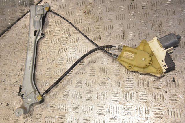 827300001R RENAULT Мотор стеклоподъемника двери задней правой купить в Каменское