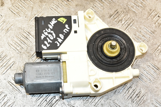 Моторчик стеклоподъемника двери задней, правой 827300003R RENAULT