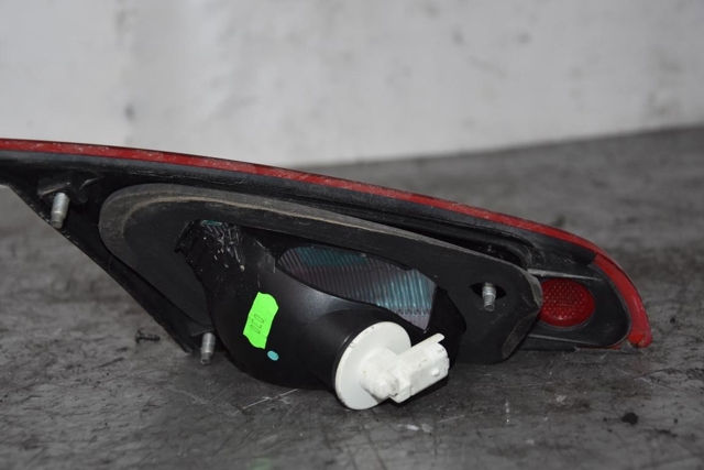8336A029 MITSUBISHI Фонарь задний правый внутренний купить в Ужгород