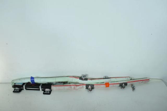Шторка боковая правая 85020F1000 HYUNDAI