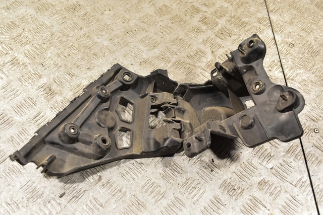 850446420R RENAULT Кронштейн бампера заднего правый купить в Ирпень