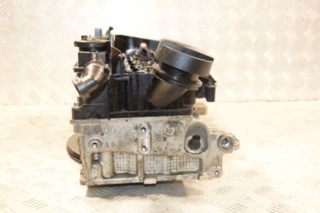 Головка двигателя 8513709 BMW