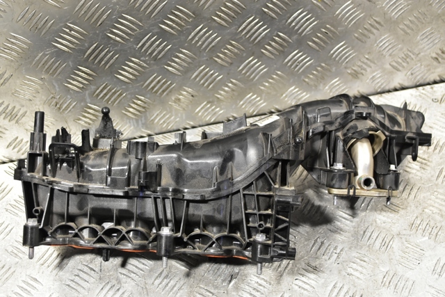 Впускной коллектор 8513854 BMW