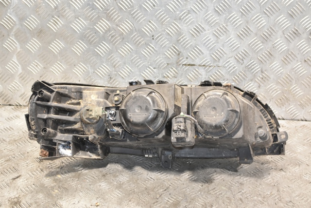 8620686 VOLVO Левая фара купить в Ровно