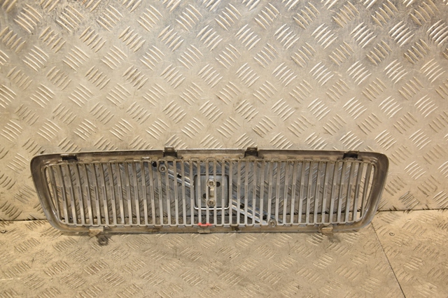 VOLVO 8659875 Решетка радиатора в наличии Львов