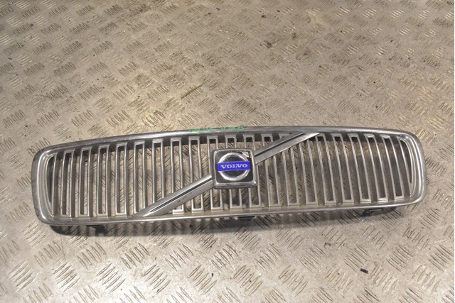 Решетка радиатора 8659875 VOLVO