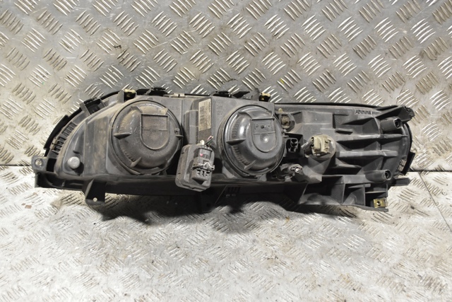 8693548 VOLVO Фара правая купить в Одесса