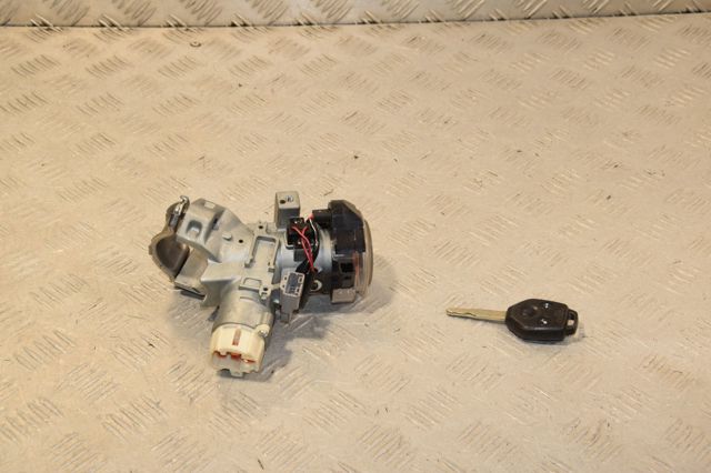 88215AJ000 SUBARU купить в Николаев