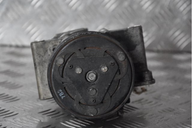 Компрессор кондиционера 883100H010 TOYOTA