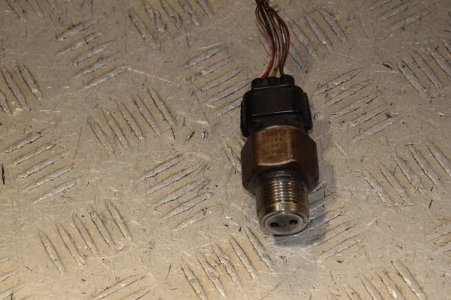 8945860010 TOYOTA Датчик давления топлива купить в Львов