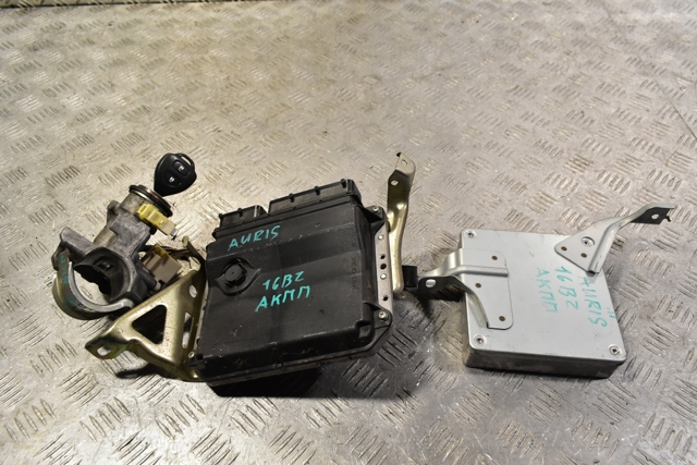 Мозги двигателя 8966102E71 TOYOTA