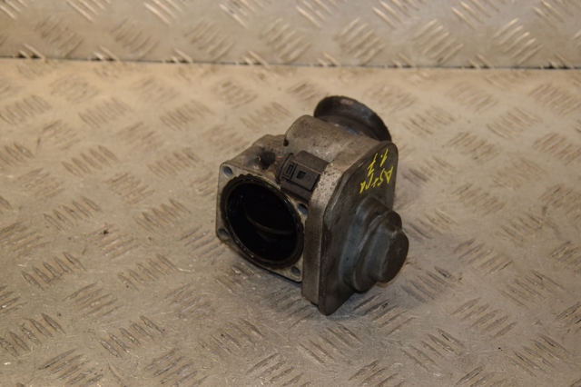 Блок дроссельной заслонки 8981052101 OPEL