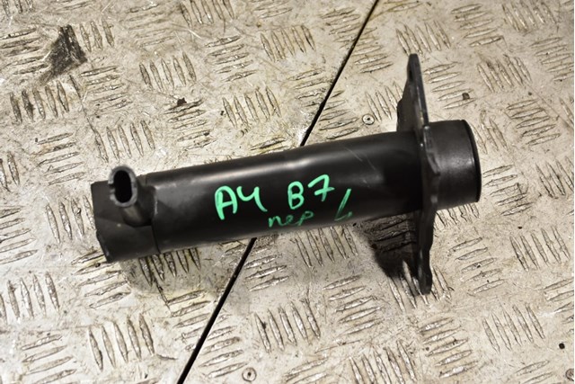 Кронштейн усилителя переднего бампера левый audi (b7) 8E0807133C