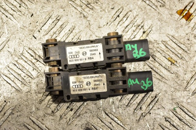 Датчик подушки безопасности 8E0959651B VAG