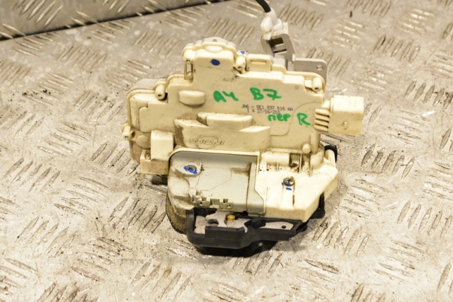 Замок передней пассажирской двери Ауди A3