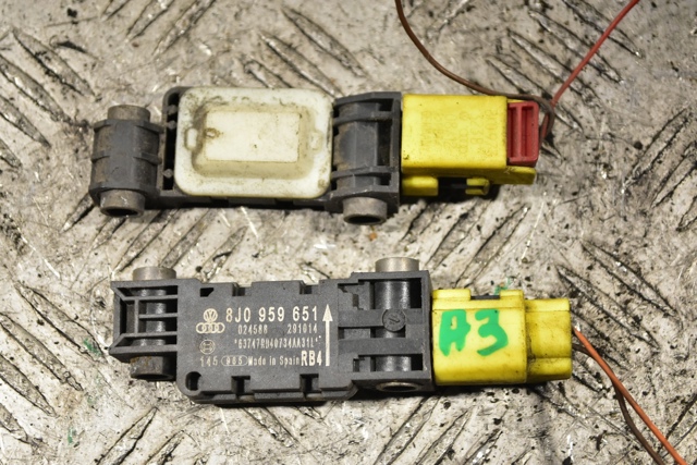 Датчик подушки безопасности 8J0959651 VAG