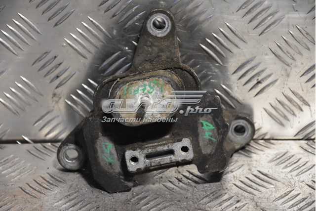 Крепление подушки коробки передач 8K0399115R VAG