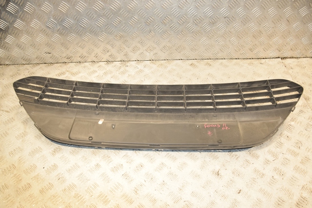 FORD 8M5117B968BE Решетка бампера переднего в наличии Винница