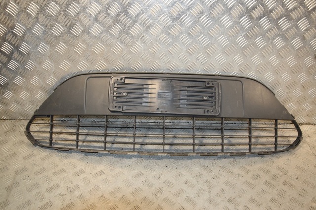 Решетка переднего бампера 8M5117B968BE FORD