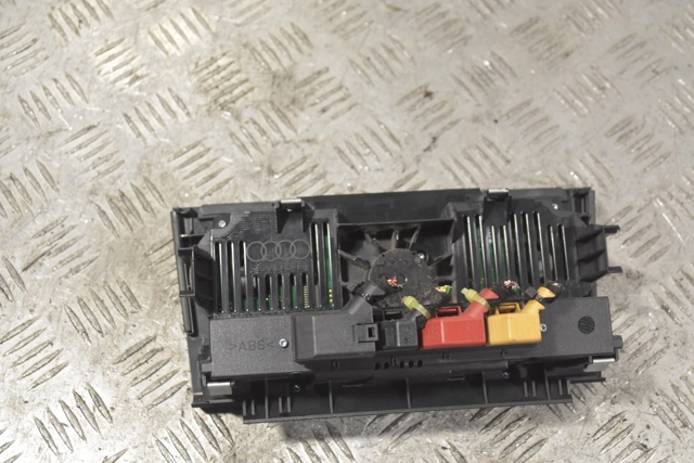 8P0820043M VAG купить в Хмельницкий