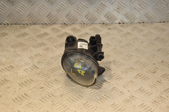 Левая противотуманная фара 8T0941699 VAG