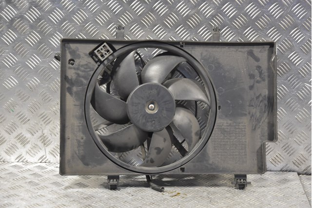 Вентилятор радиатора 7 лопастей в сборе c диффузором (дефект) ford 1.5tdci 8V518C607CK