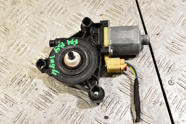 Привод электростеклоподъемника задний 8W0959811 VAG