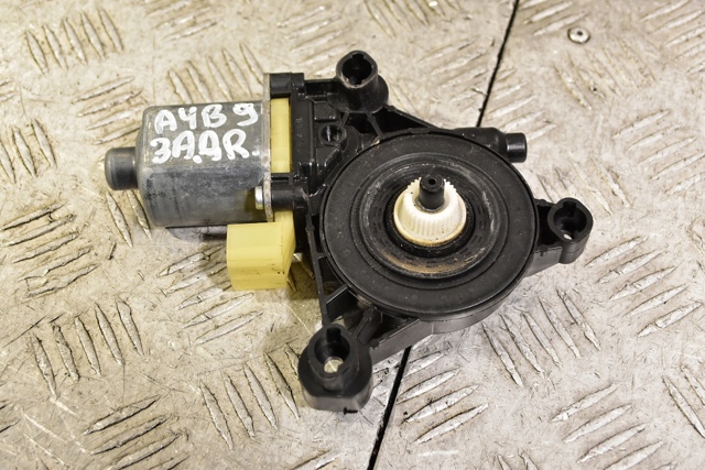 Моторчик стеклоподъемника двери задней, правой 8W0959812 VAG