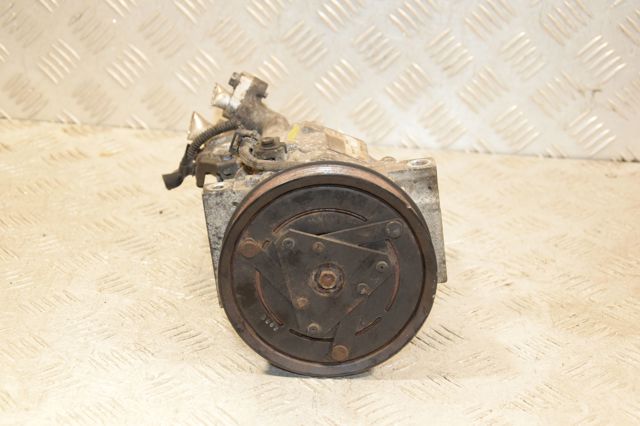Компрессор климатической установки 926001489R RENAULT
