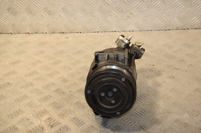 926007877R RENAULT Компрессор кондиционера купить в Черновцы